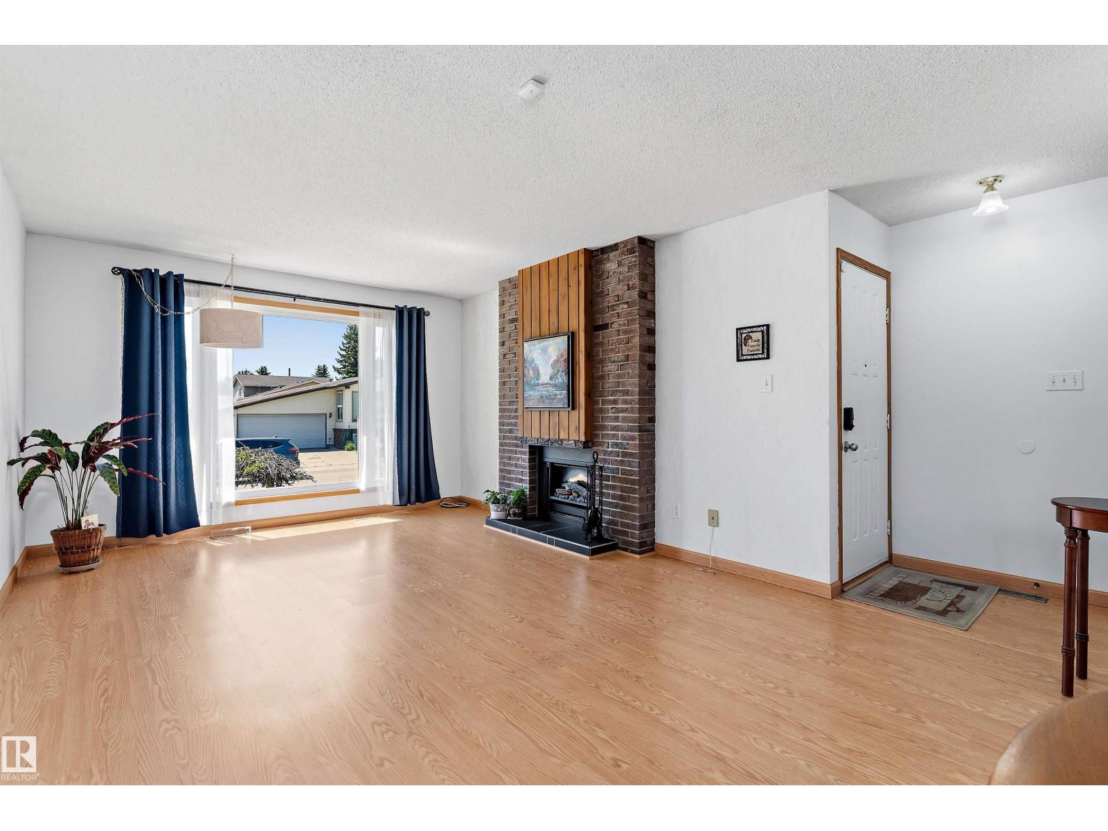 12256 144 AV NW - 9