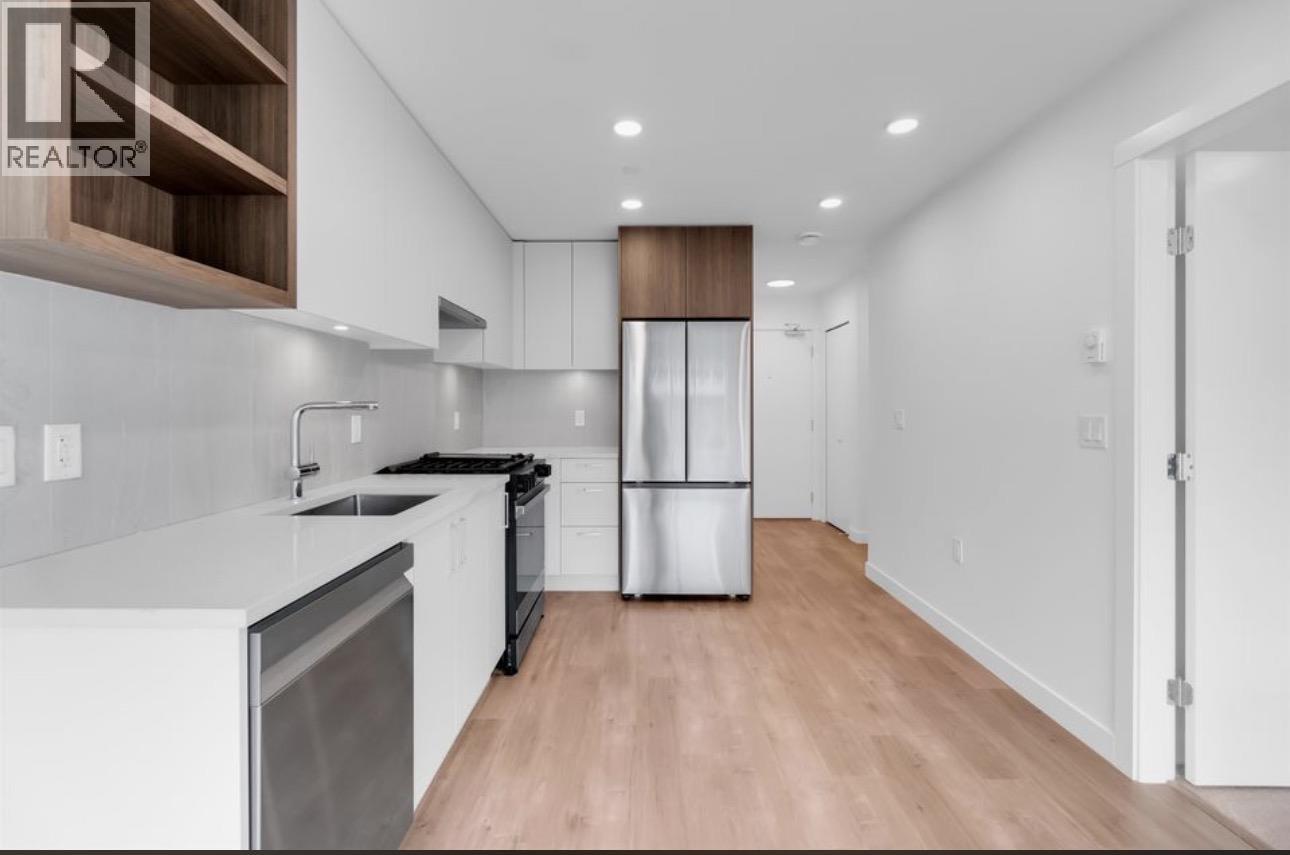 723 GROVER AVENUE — photo 2
