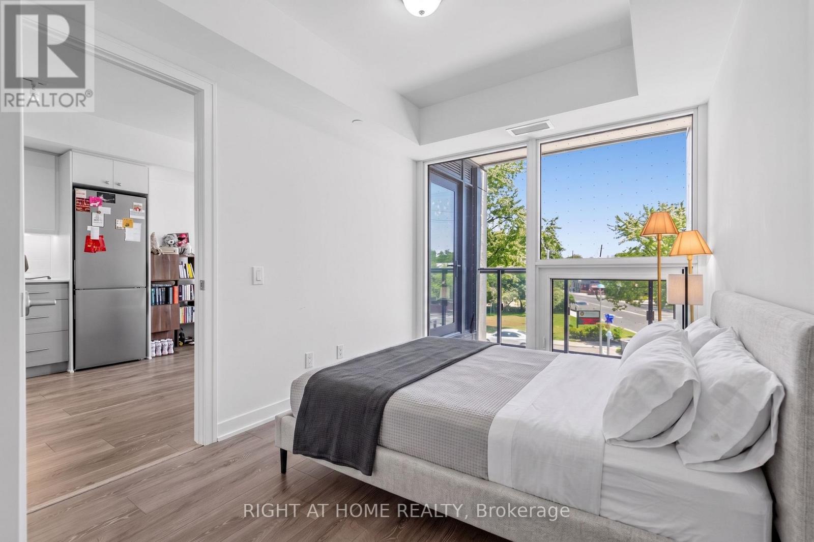 #316 2 MANDERLEY DRIVE - 15
