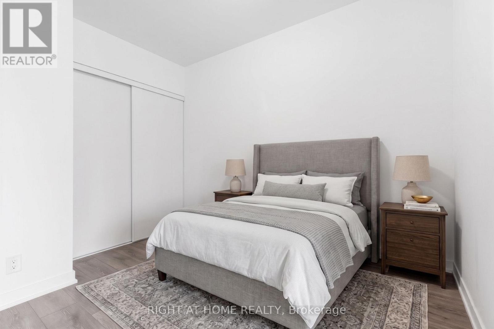#316 2 MANDERLEY DRIVE - 19