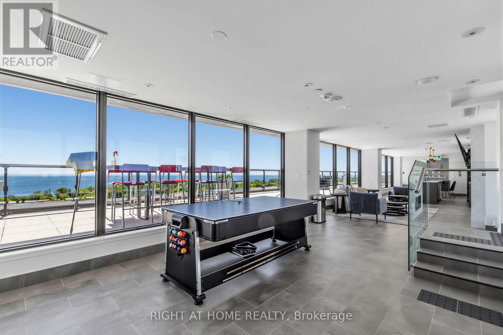 #316 2 MANDERLEY DRIVE - 29