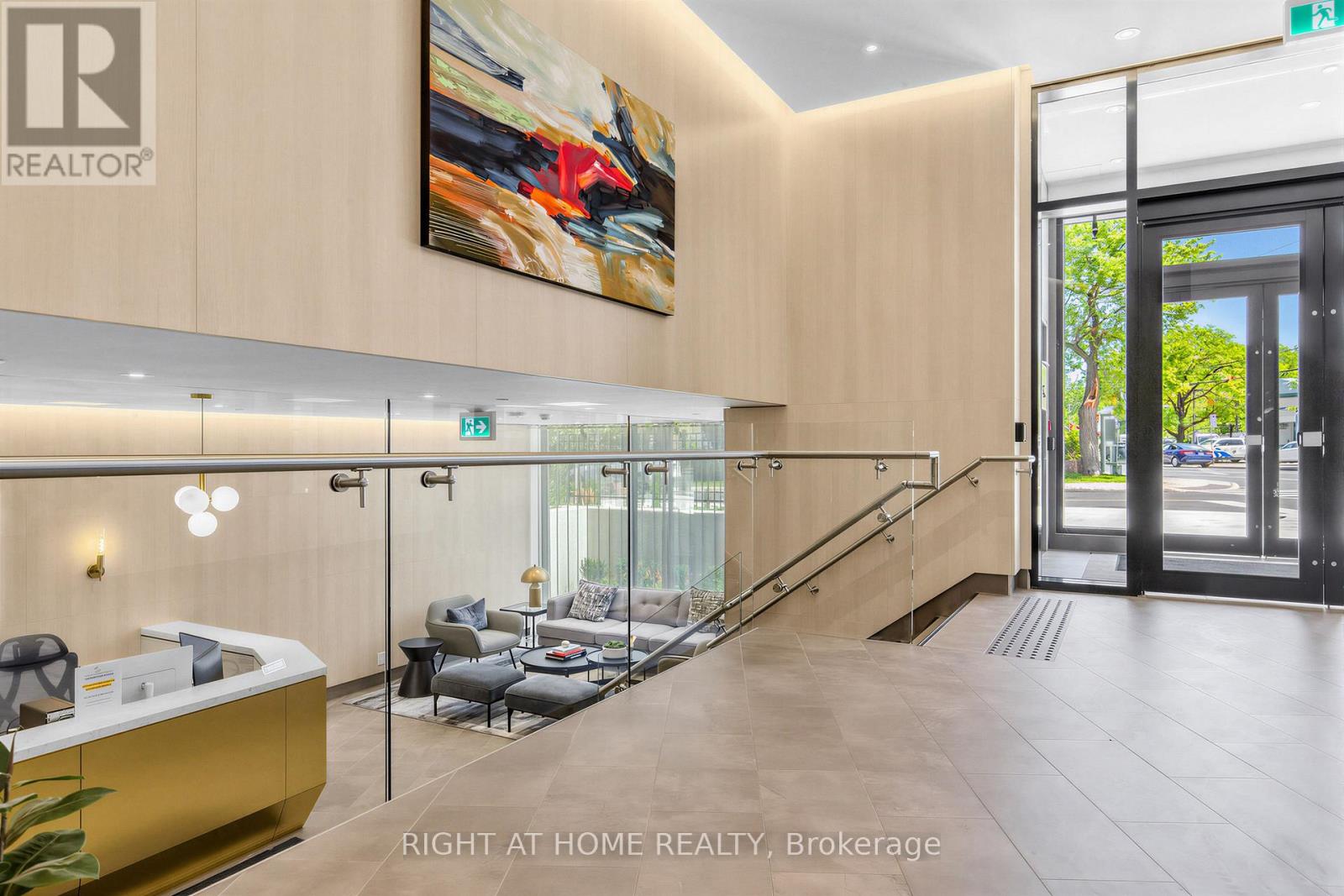 #316 2 MANDERLEY DRIVE - 3