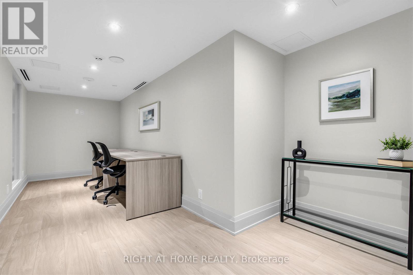 #316 2 MANDERLEY DRIVE - 35