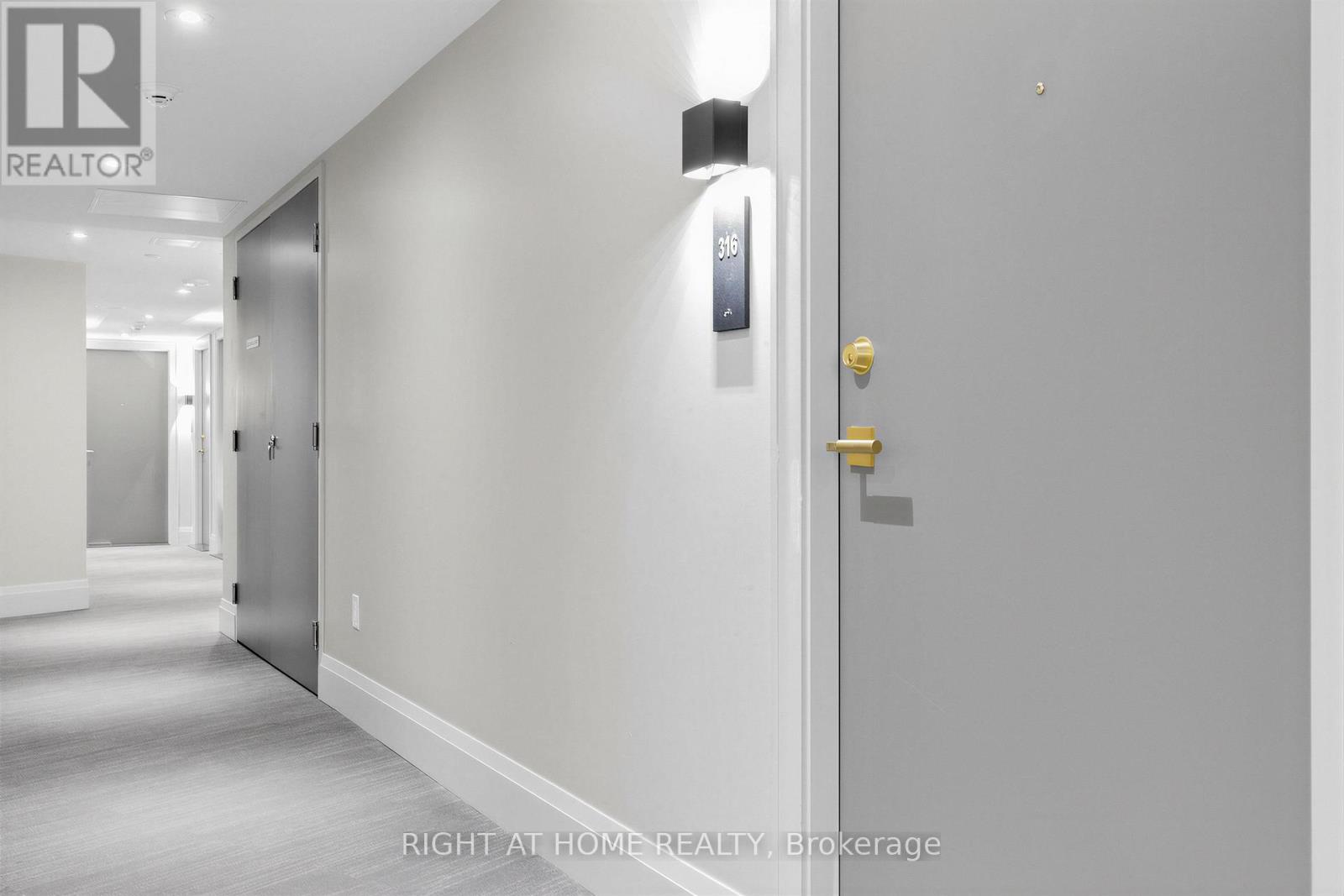#316 2 MANDERLEY DRIVE - 4