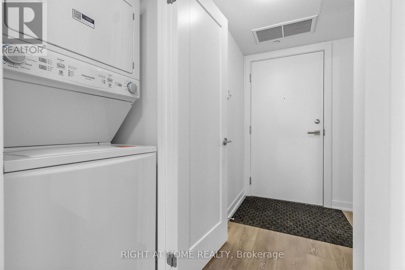 #316 2 MANDERLEY DRIVE - 6