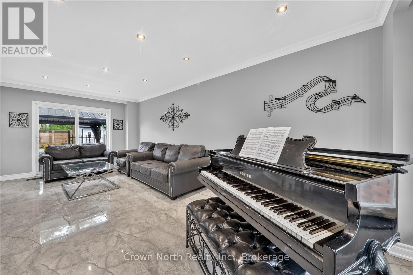63 PORTICO DRIVE - 15