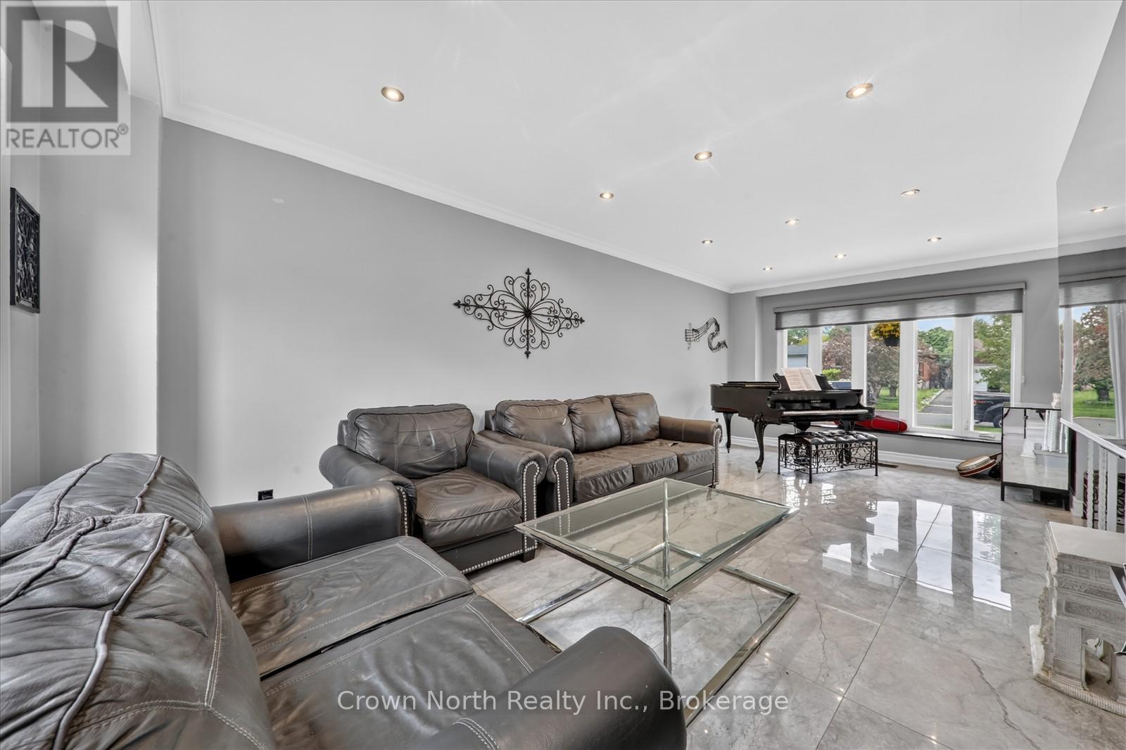 63 PORTICO DRIVE - 16