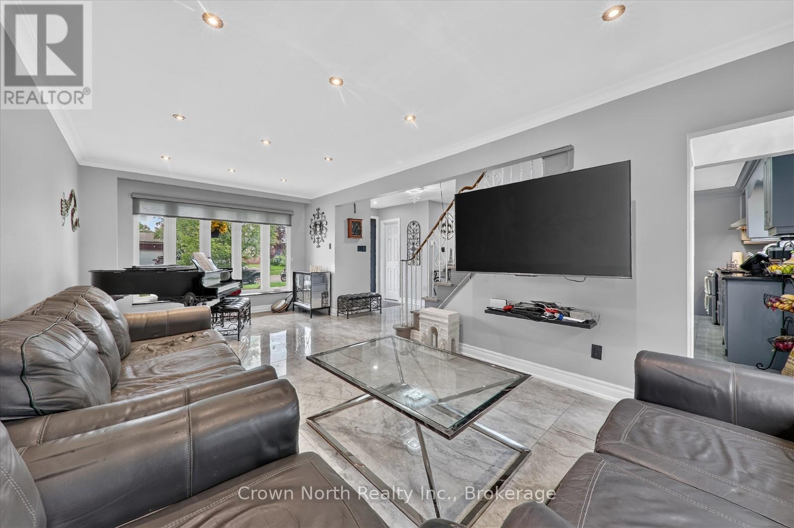 63 PORTICO DRIVE - 17