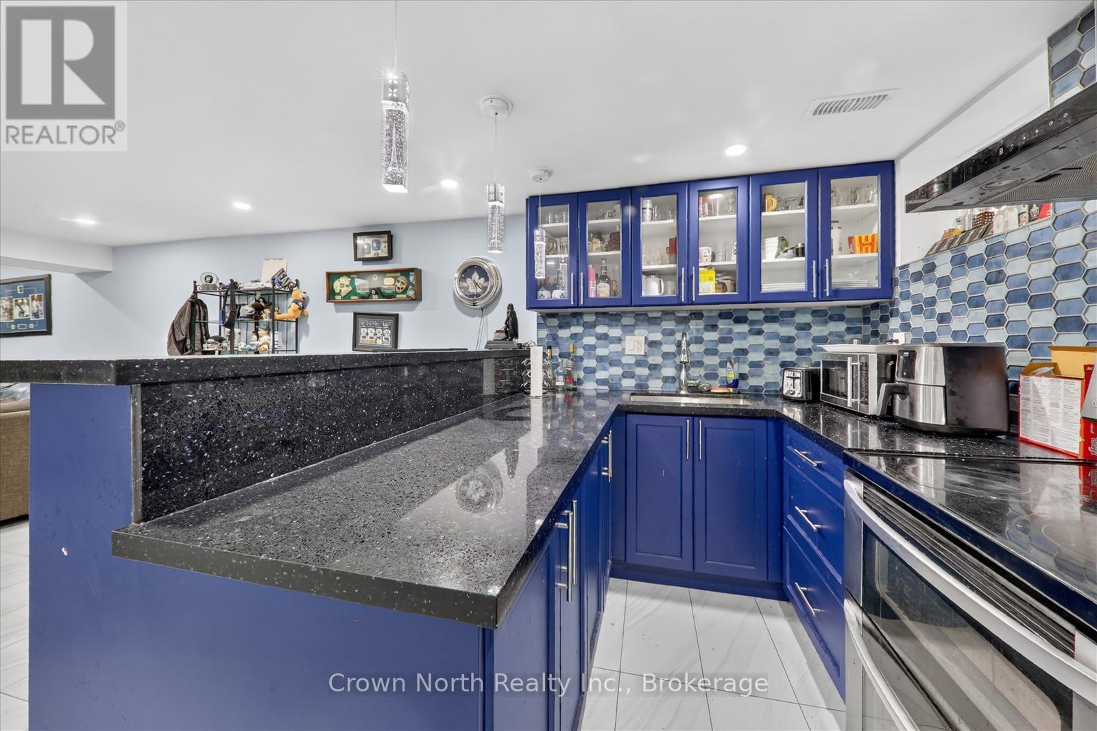 63 PORTICO DRIVE - 30