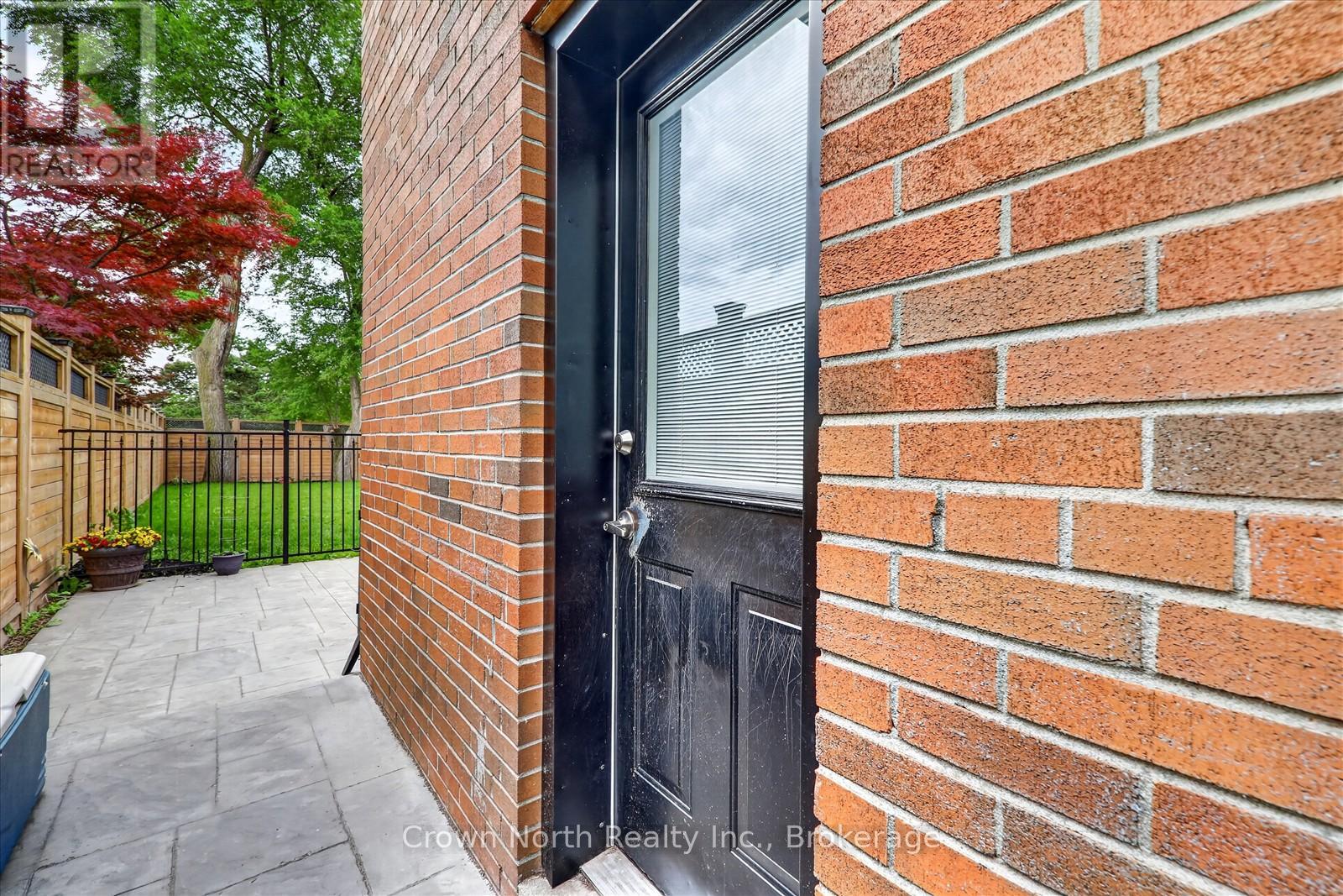 63 PORTICO DRIVE - 33