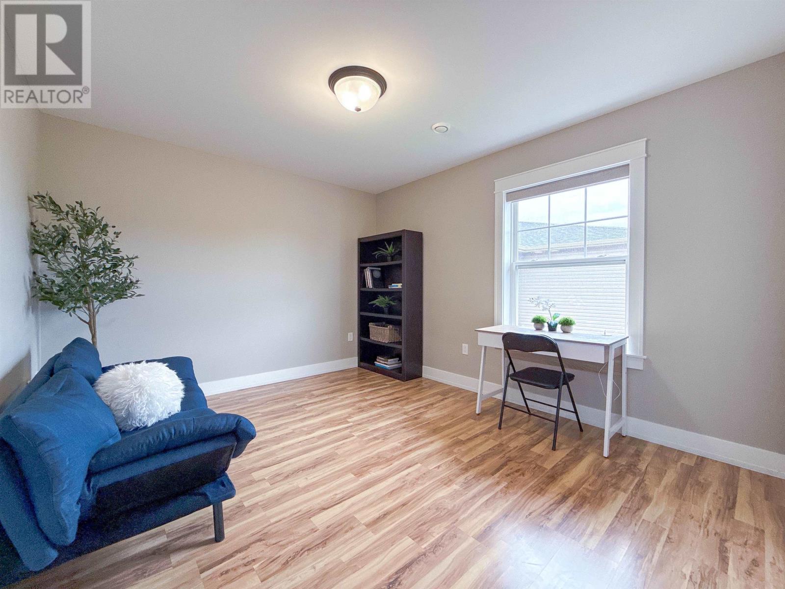 #306 204 Shakespeare Drive - 10