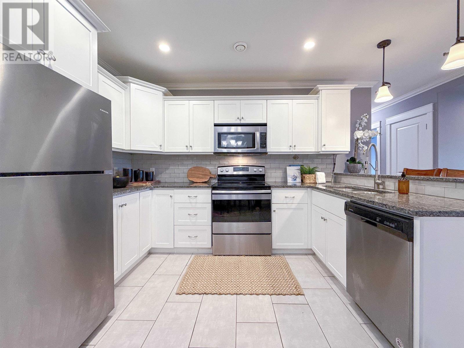 #306 204 Shakespeare Drive - 16