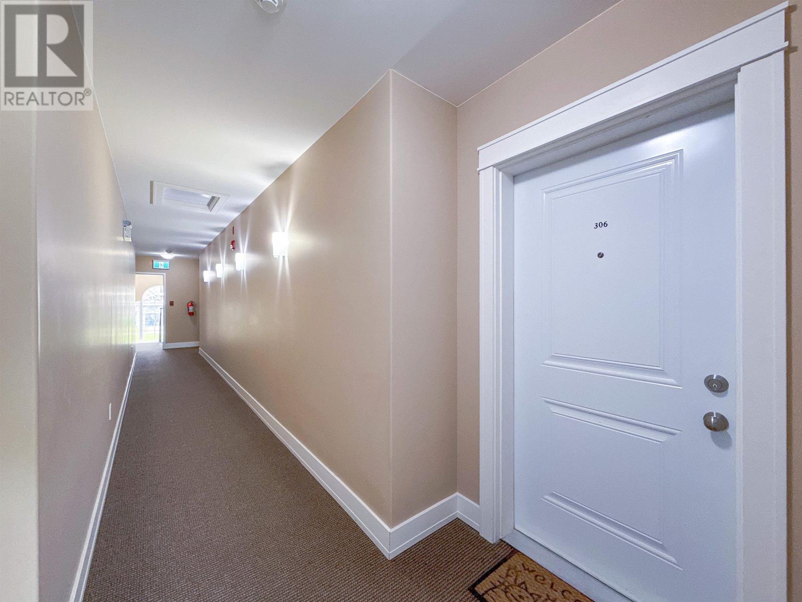 #306 204 Shakespeare Drive - 4
