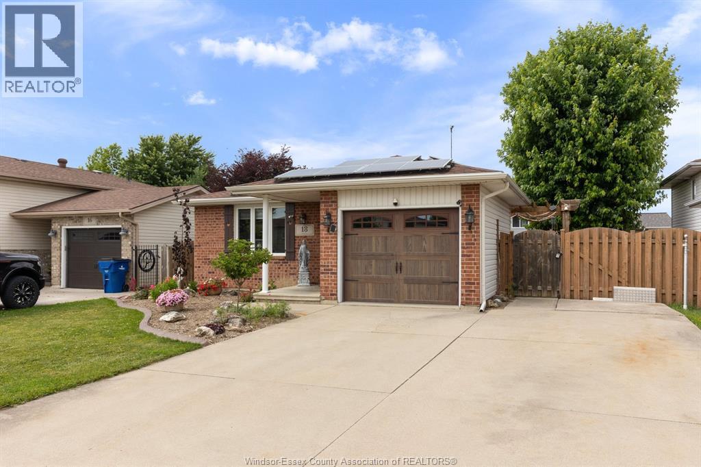 18 AZAR DRIVE - 3