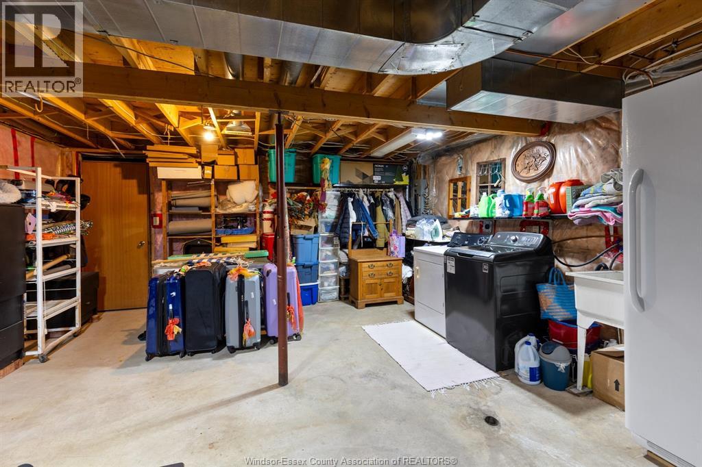 18 AZAR DRIVE - 31