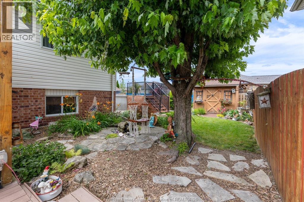 18 AZAR DRIVE - 40