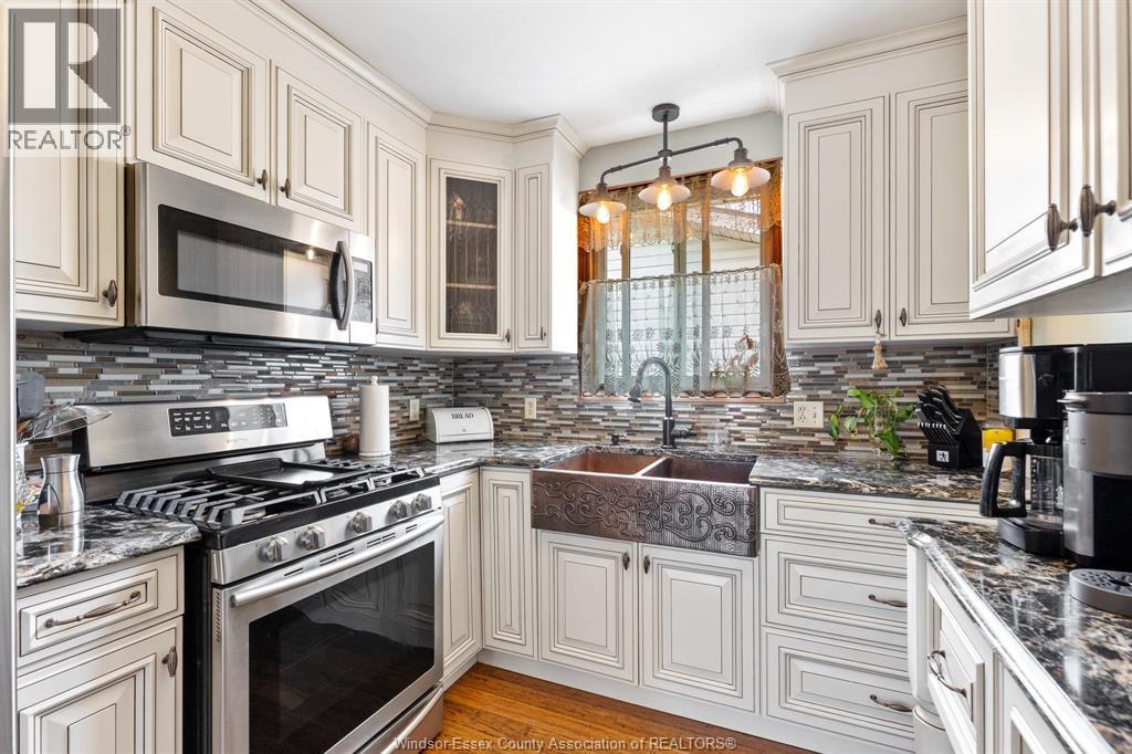 18 AZAR DRIVE - 18