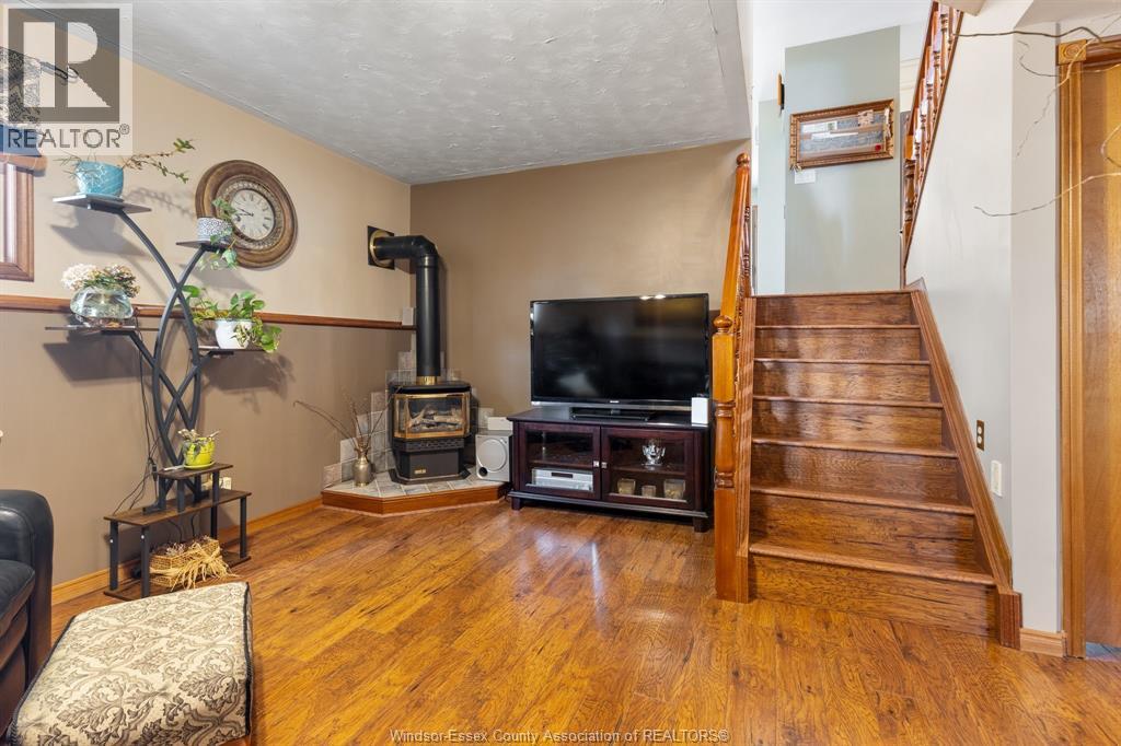 18 AZAR DRIVE - 28