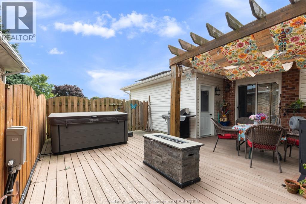 18 AZAR DRIVE - 39