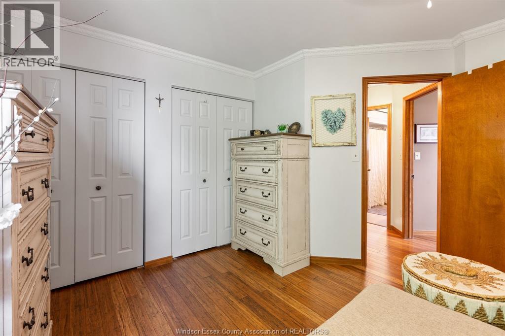 18 AZAR DRIVE - 25