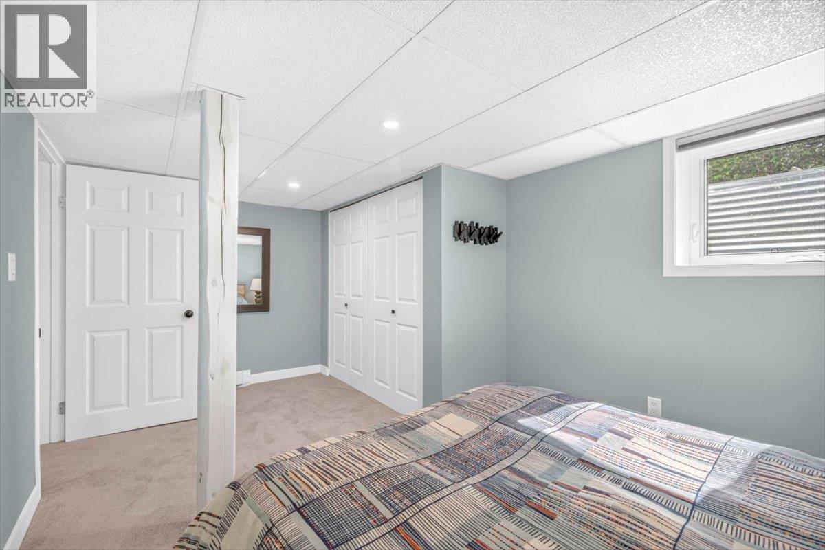 1169 MCLEOD Avenue - 36