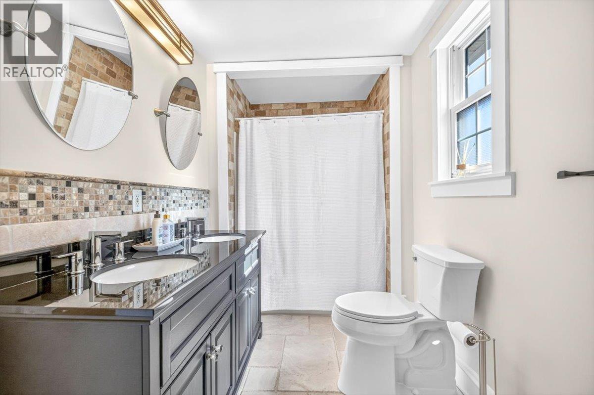 1169 MCLEOD Avenue - 23