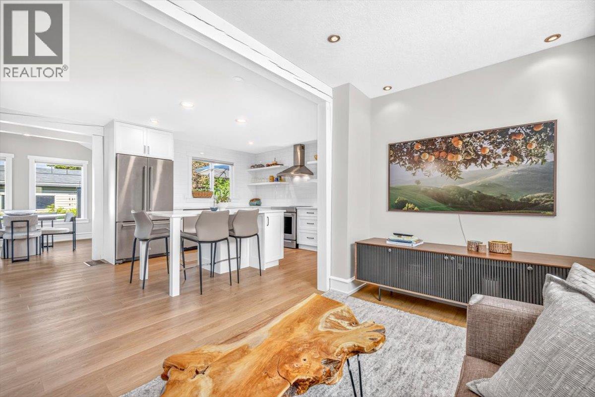 1169 MCLEOD Avenue - 18