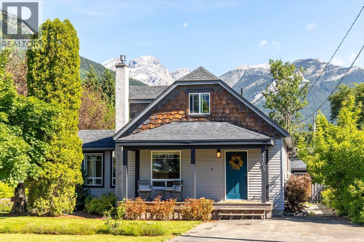 1169 MCLEOD Avenue - 1
