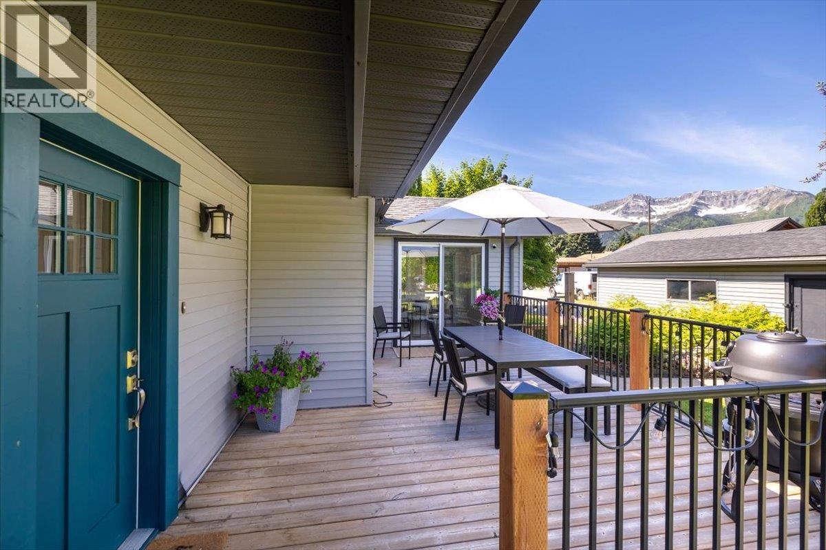 1169 MCLEOD Avenue - 51