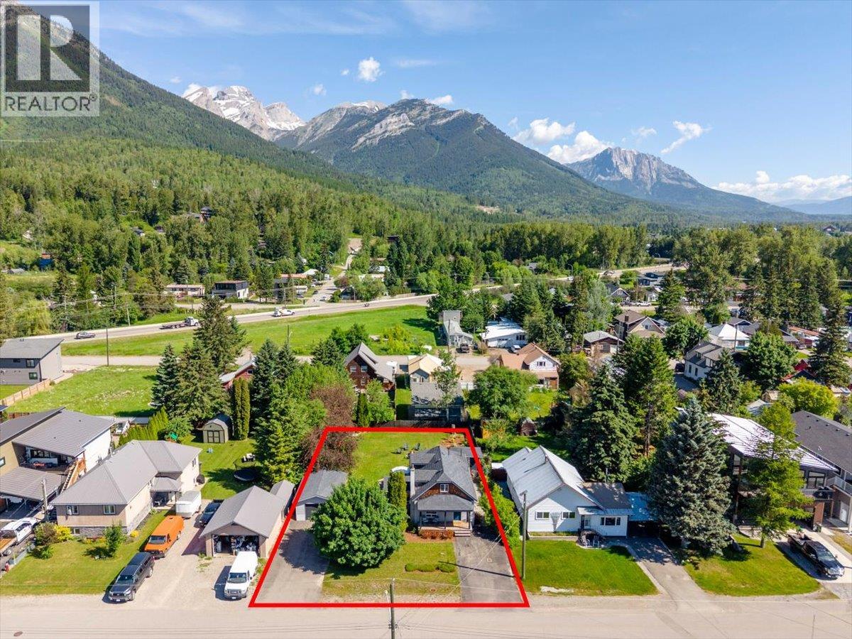 1169 MCLEOD Avenue - 48