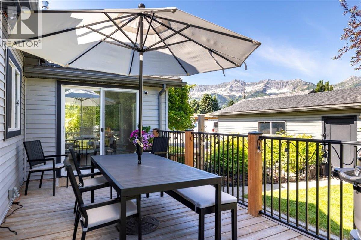 1169 MCLEOD Avenue - 52