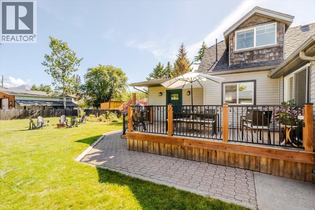 1169 MCLEOD Avenue - 61
