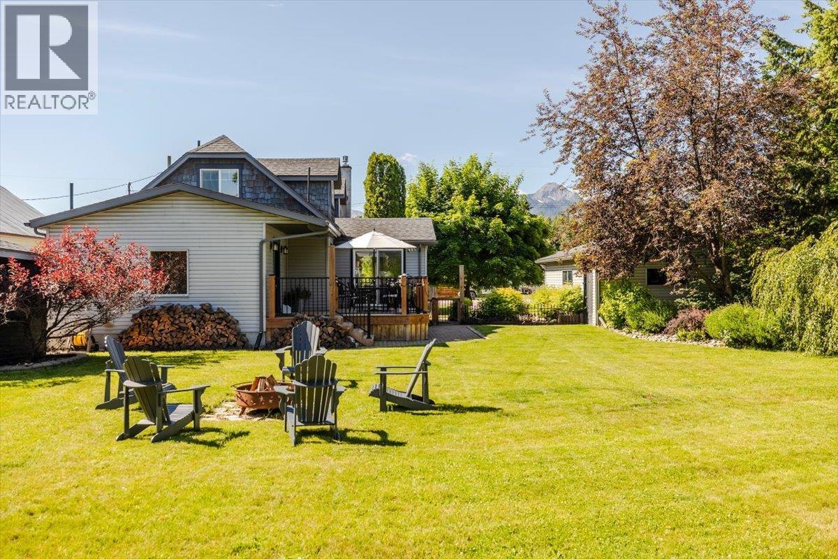 1169 MCLEOD Avenue - 59