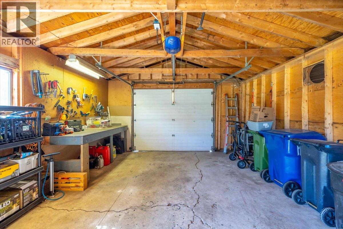 1169 MCLEOD Avenue - 65