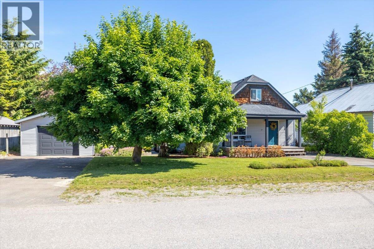 1169 MCLEOD Avenue - 66