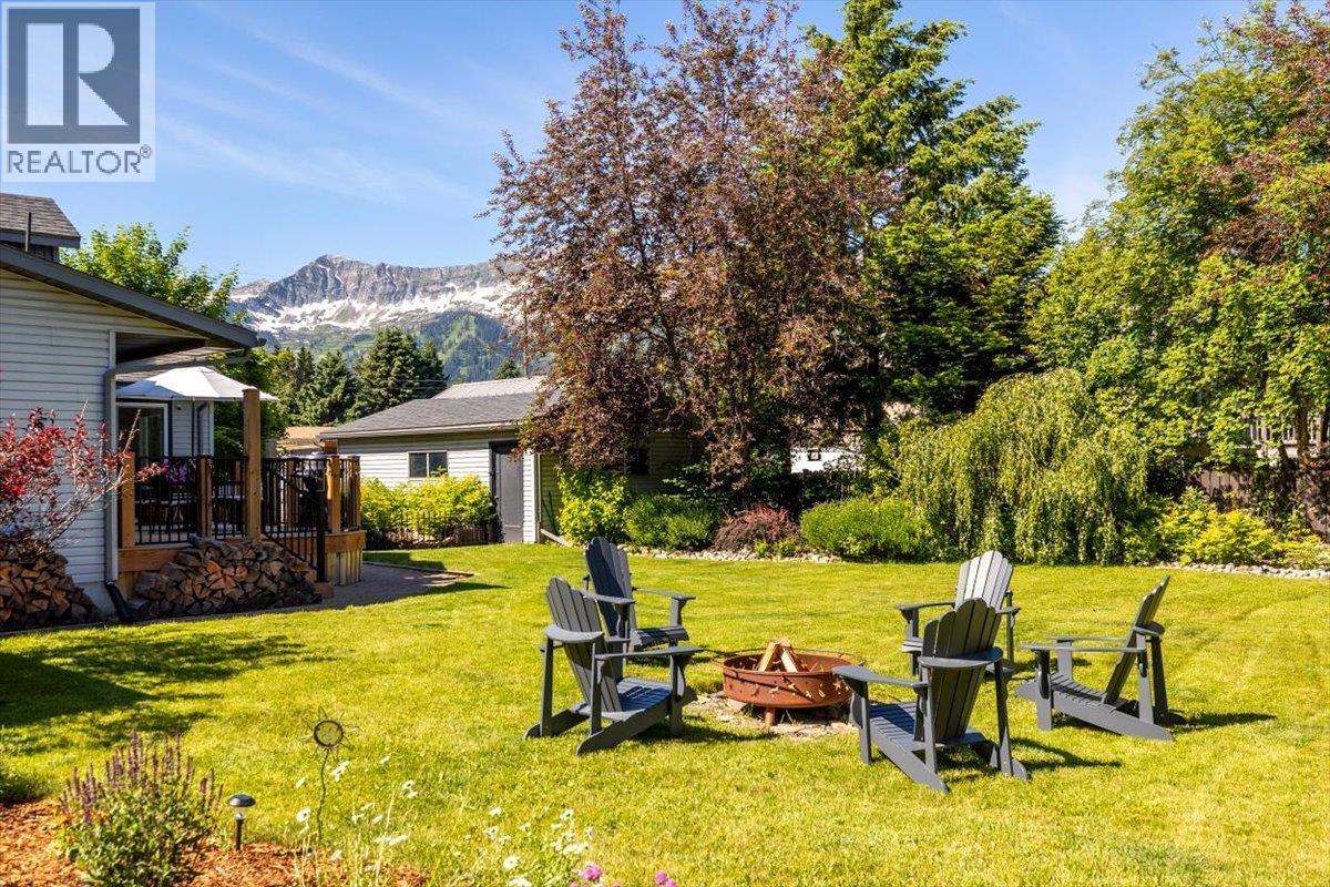 1169 MCLEOD Avenue - 54