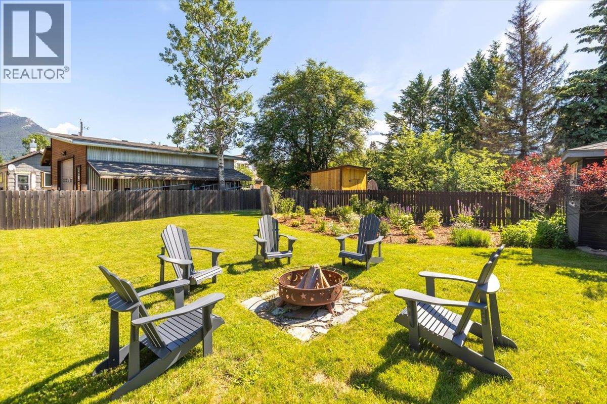 1169 MCLEOD Avenue - 57