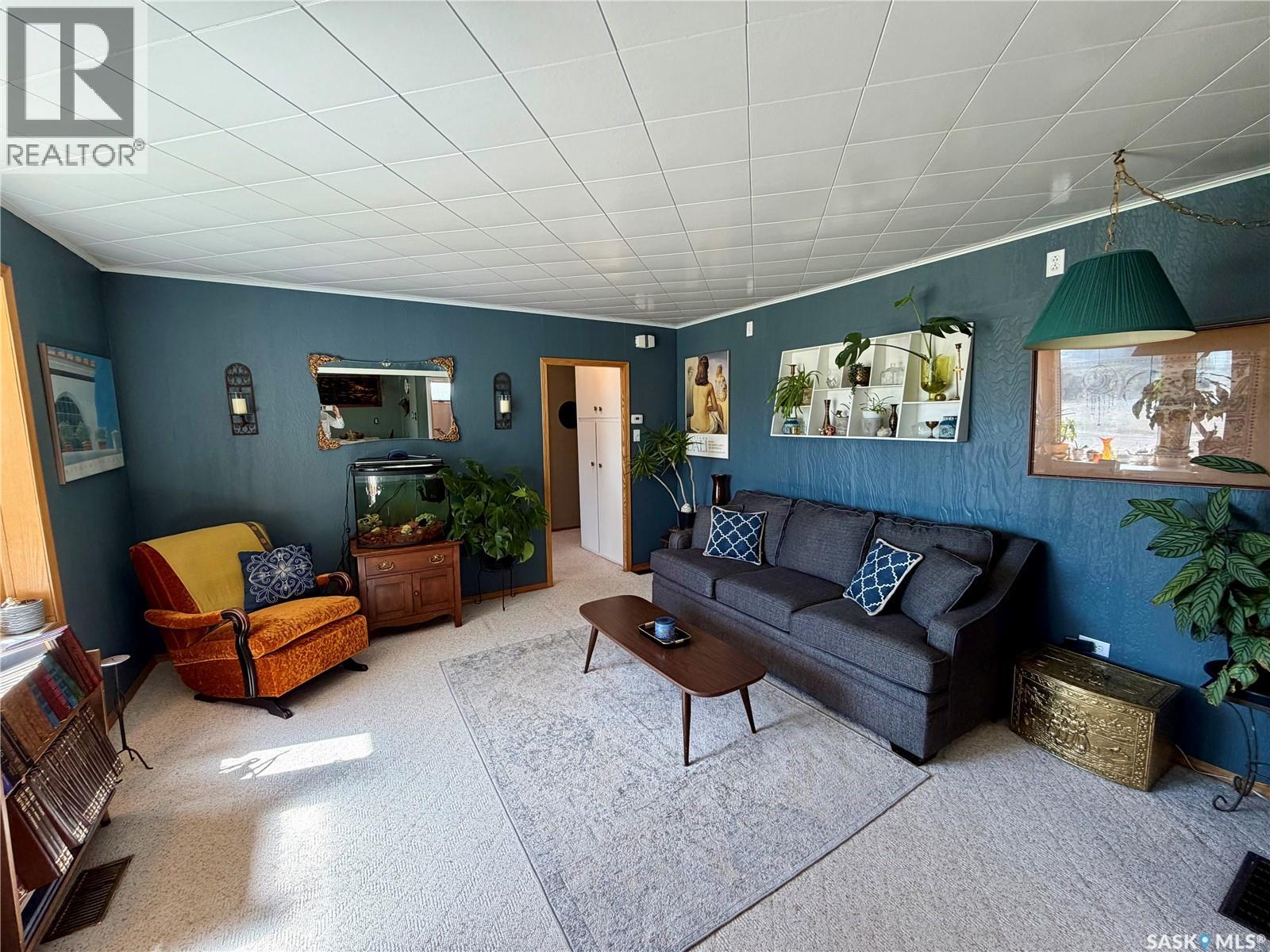 220 2nd STREET W - 10