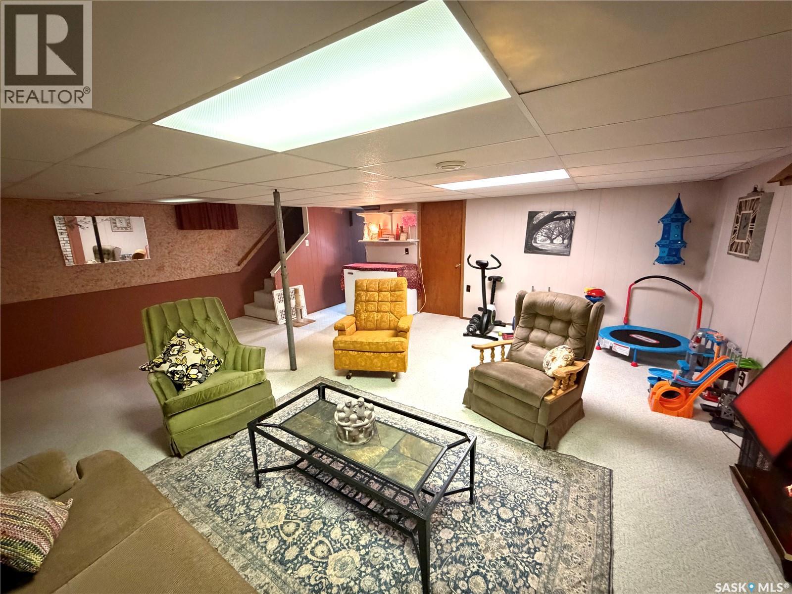220 2nd STREET W - 23
