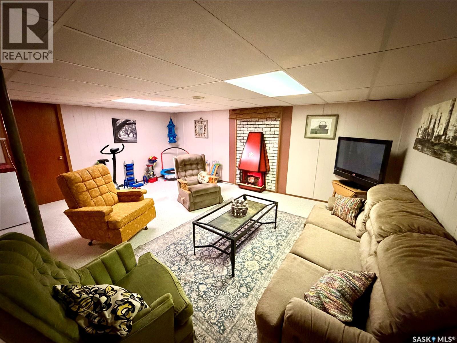 220 2nd STREET W - 24