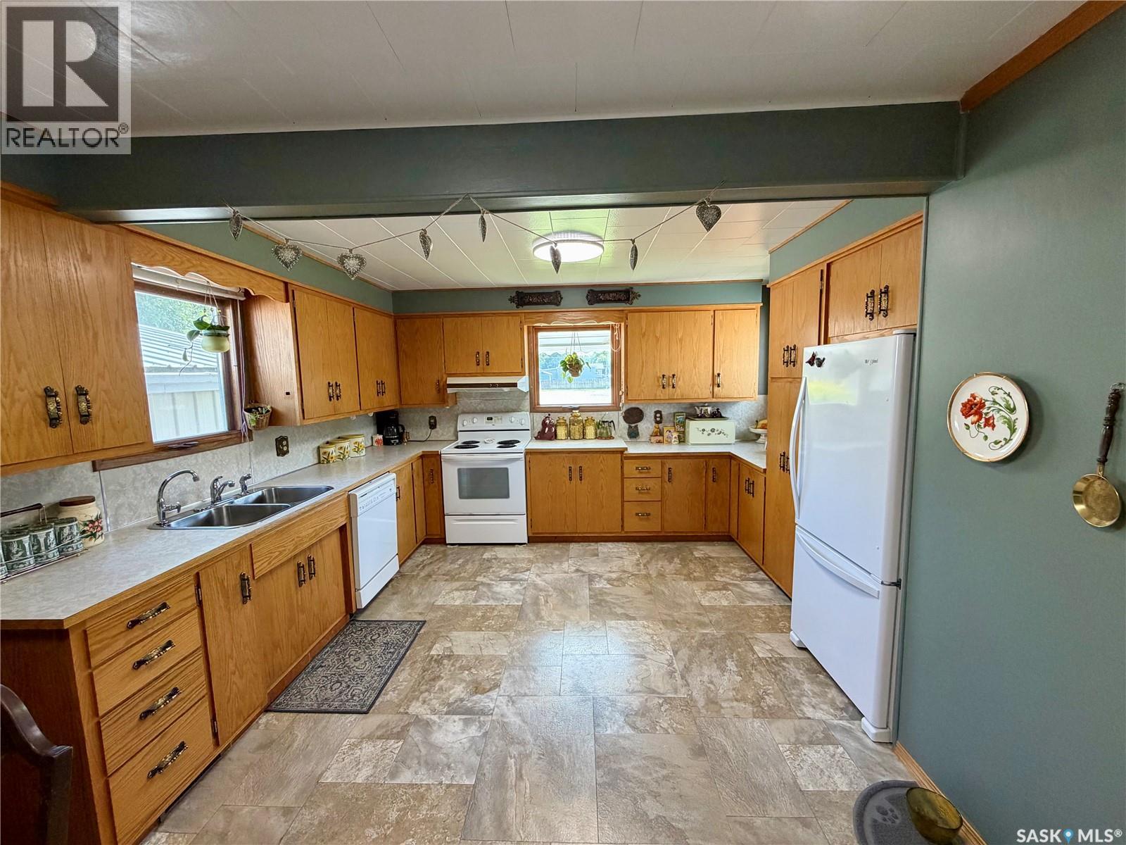 220 2nd STREET W - 7