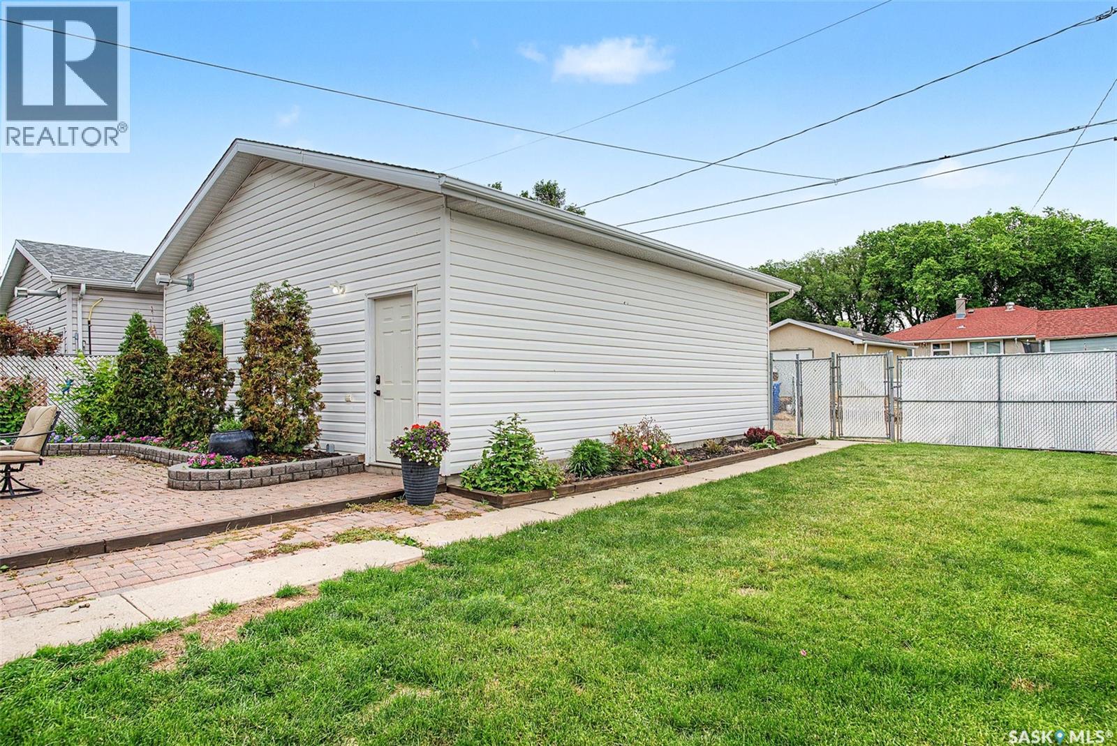 235 Toronto STREET N - 33