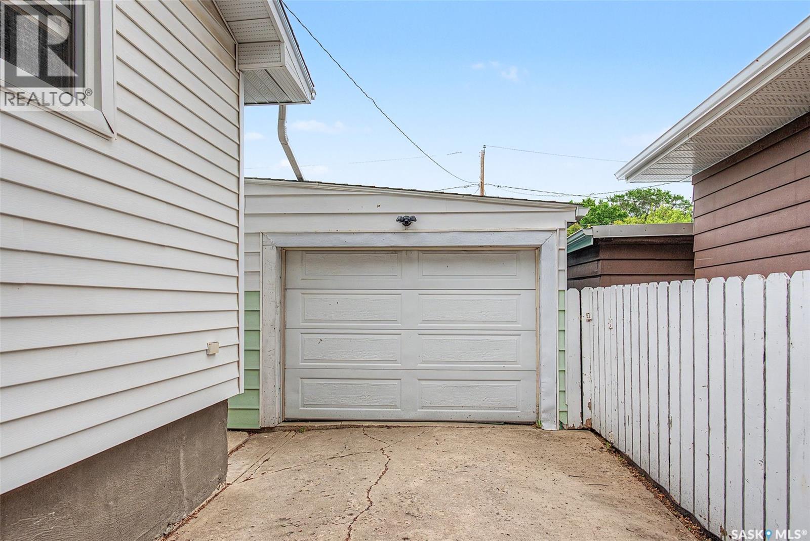 235 Toronto STREET N - 34