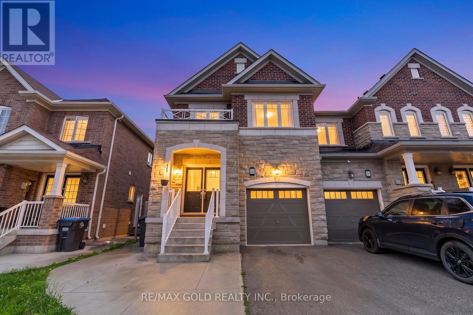486 QUEEN MARY DRIVE - 1