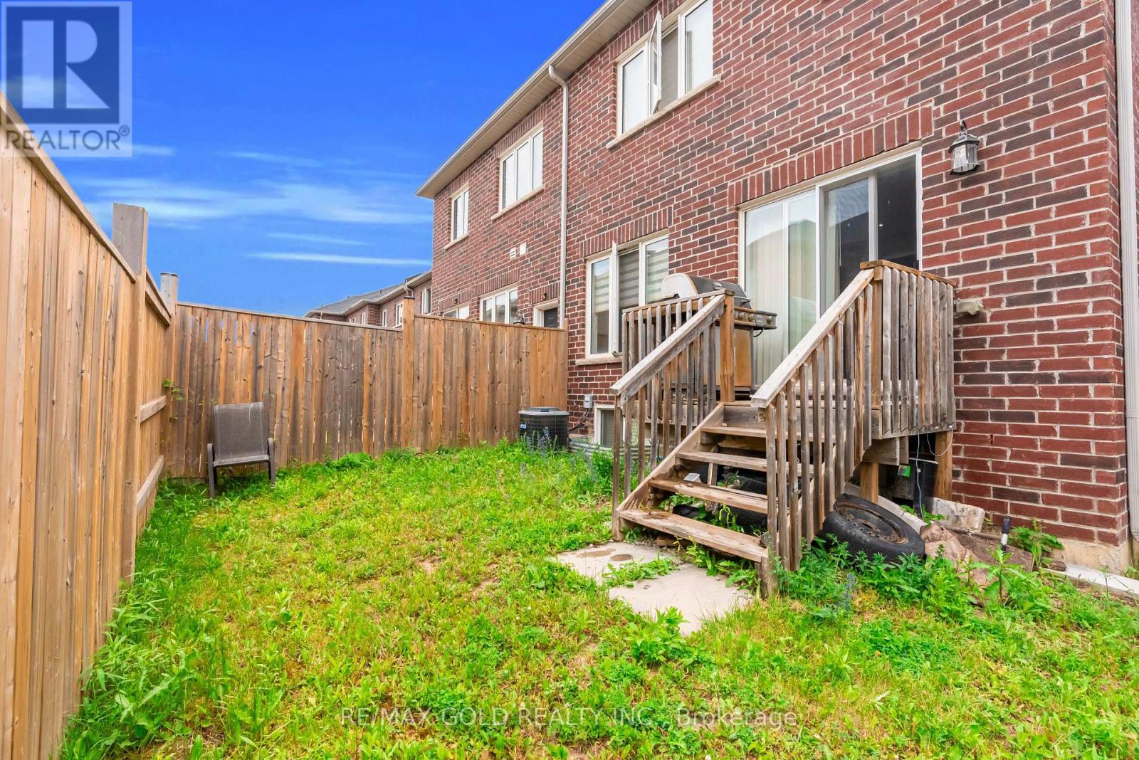 486 QUEEN MARY DRIVE - 33