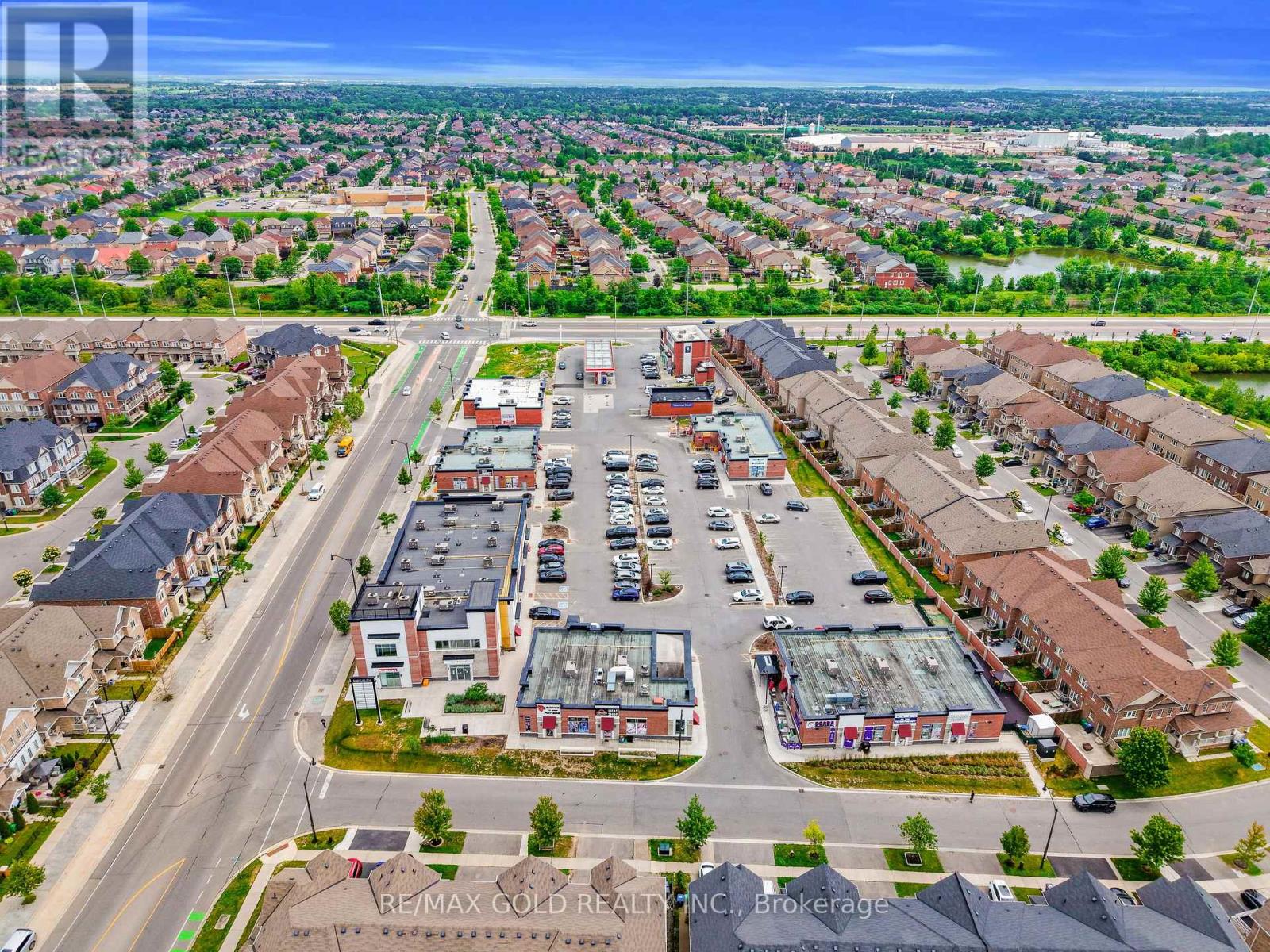 486 QUEEN MARY DRIVE - 41