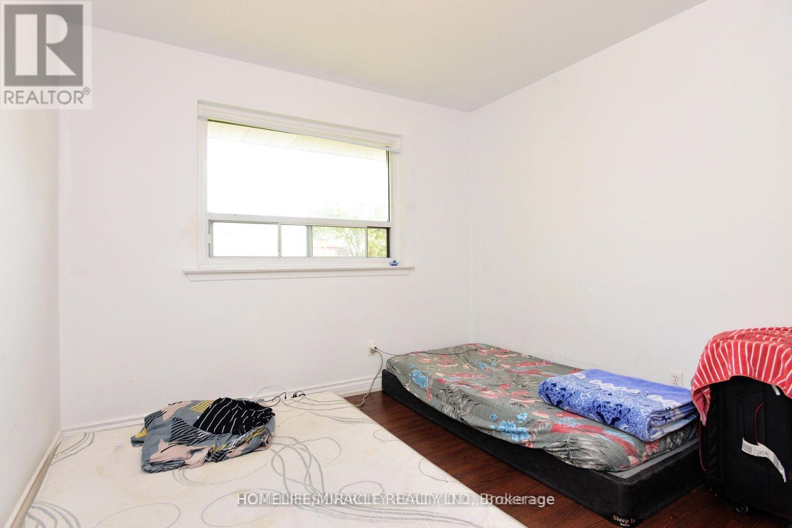 88 ARDGLEN DRIVE - 13