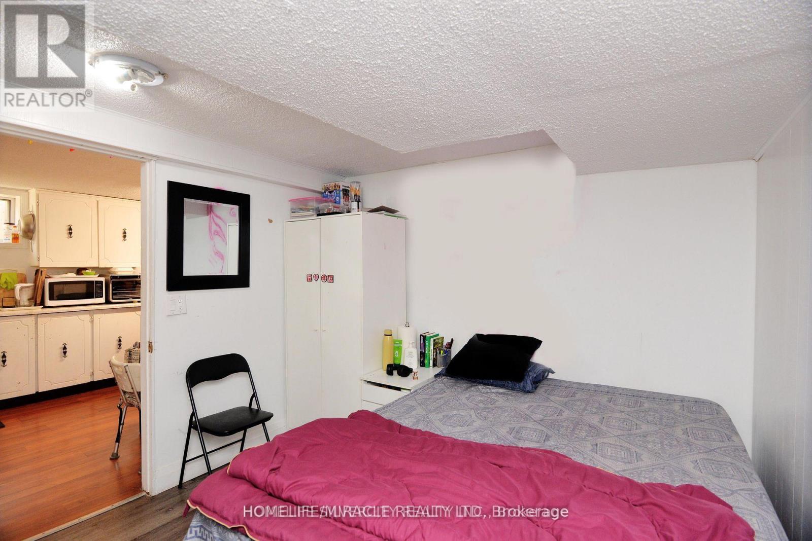 88 ARDGLEN DRIVE - 26