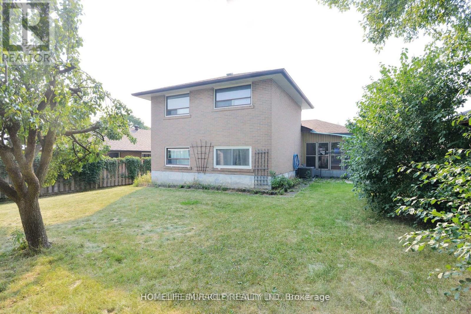 88 ARDGLEN DRIVE - 33