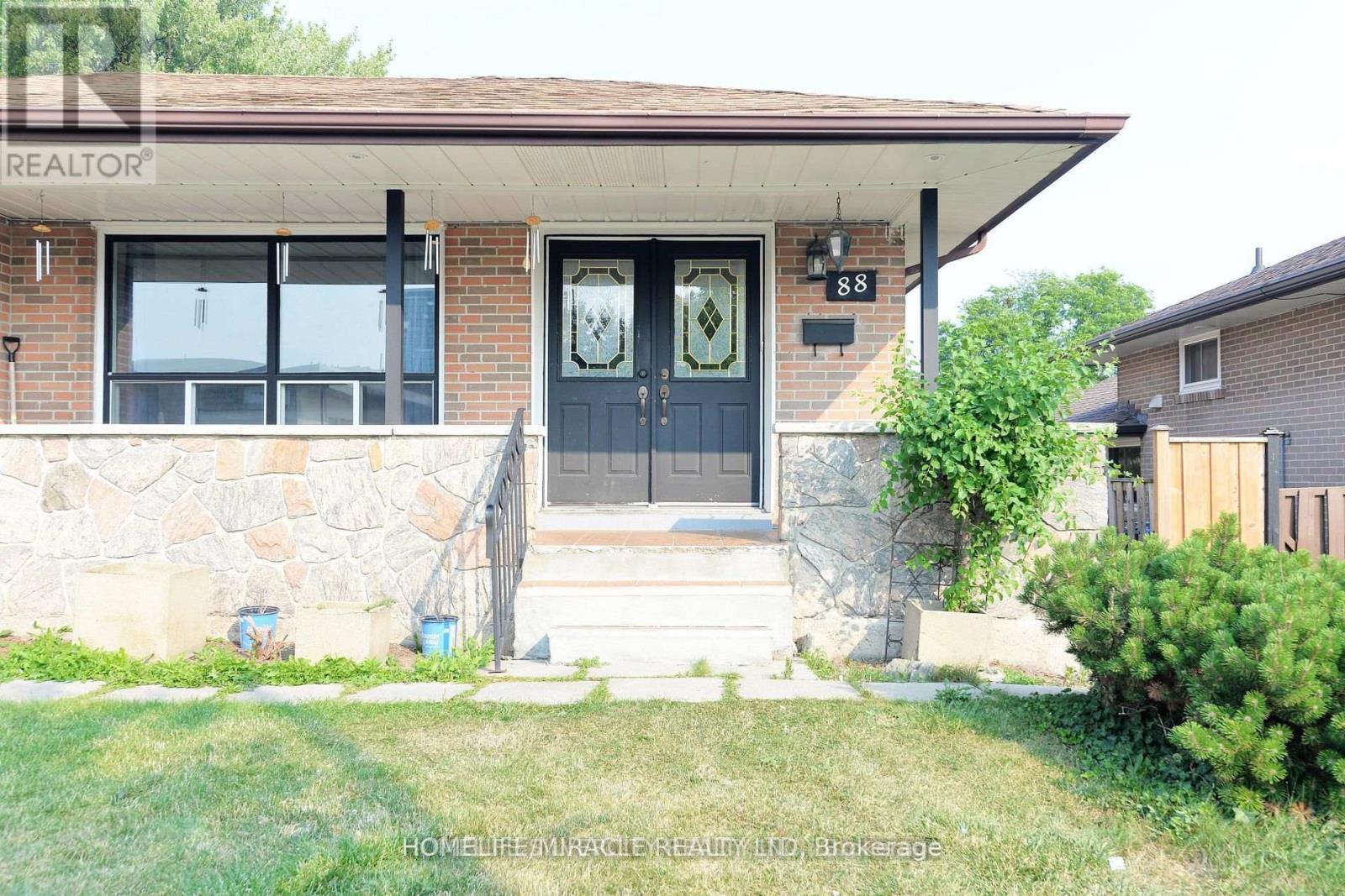 88 ARDGLEN DRIVE - 4